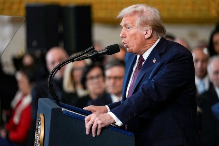 2025-01-20t183133z_1209516005_pidato_pelantikan_donald_trump_-_bisniscom_bisnis_indonesia_1737398136