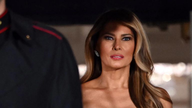 056325900_1763653728-Melania_Trump__2_